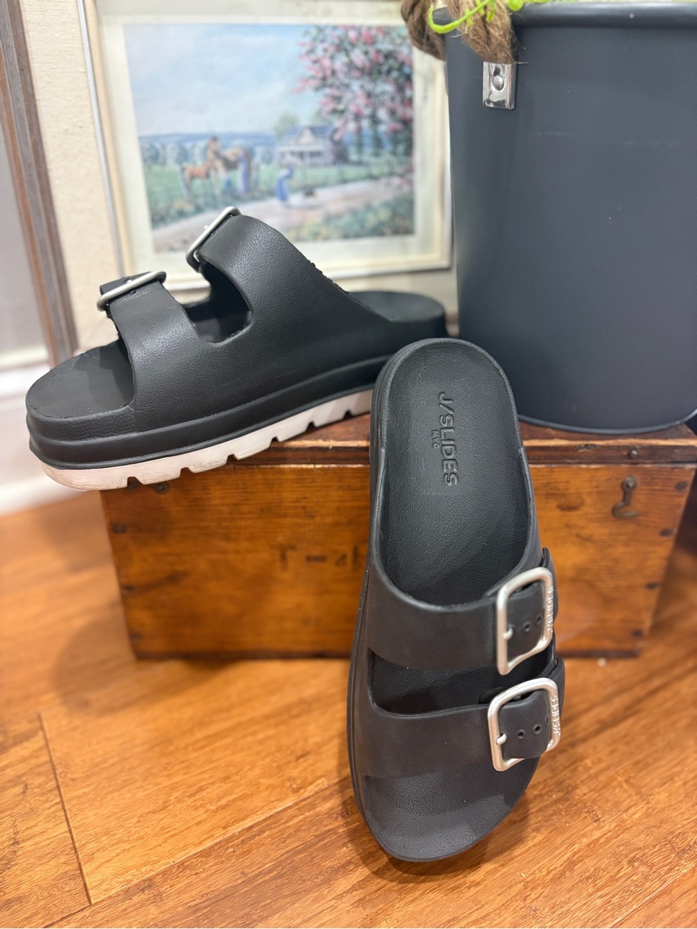 J/SLIDES Sandals Black Slides White Trim Silver Buckles Flatform Platform SZ 7 - Picture 2 of 8
